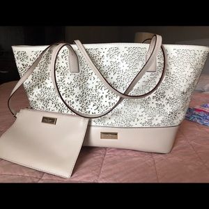 Kate Spade Purse w/wristlet